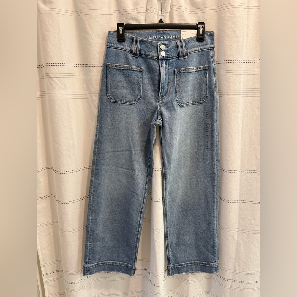 American Eagle Outfitters Light Wash Stovepipe Crop 27W/4L